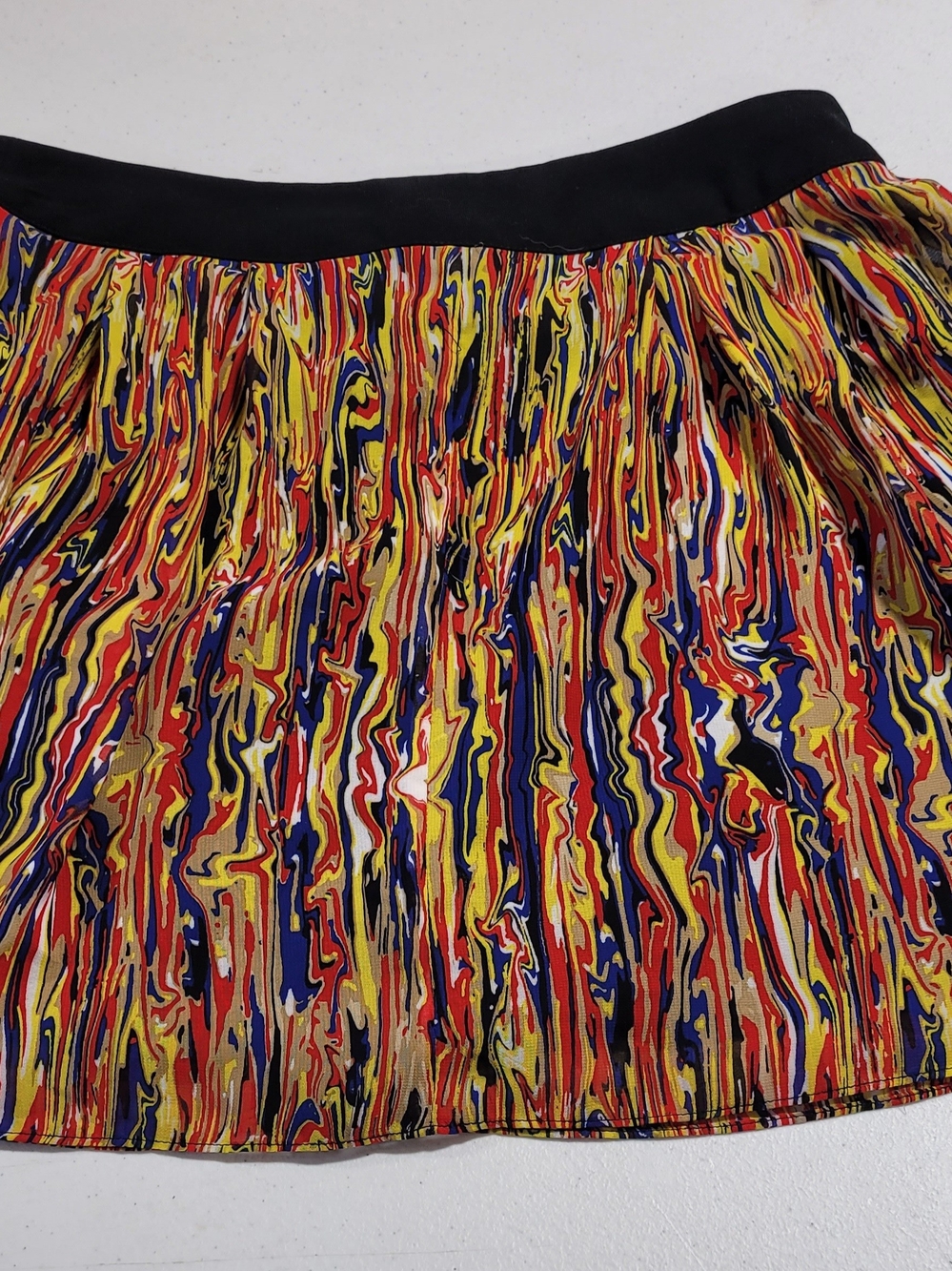 Women's Multicolor Abstract Print Mini Skirt with Black Button Front - Picture 3 of 6